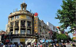 回忆完北京的王府井，我们再一起恭维一下上海的<em>老凤祥</em>