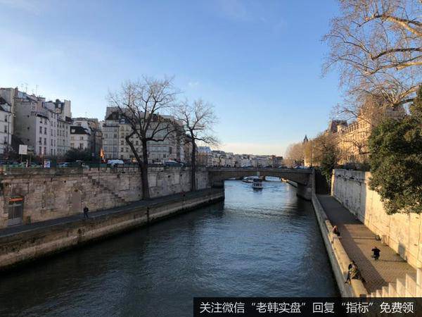 郭施亮最新<a href='//m.sasasearch.com/caijunyi/290233.html'>股市</a>消息：鼠年首周A股探底回升，股市抗跌能力增强，背后原因是什么？